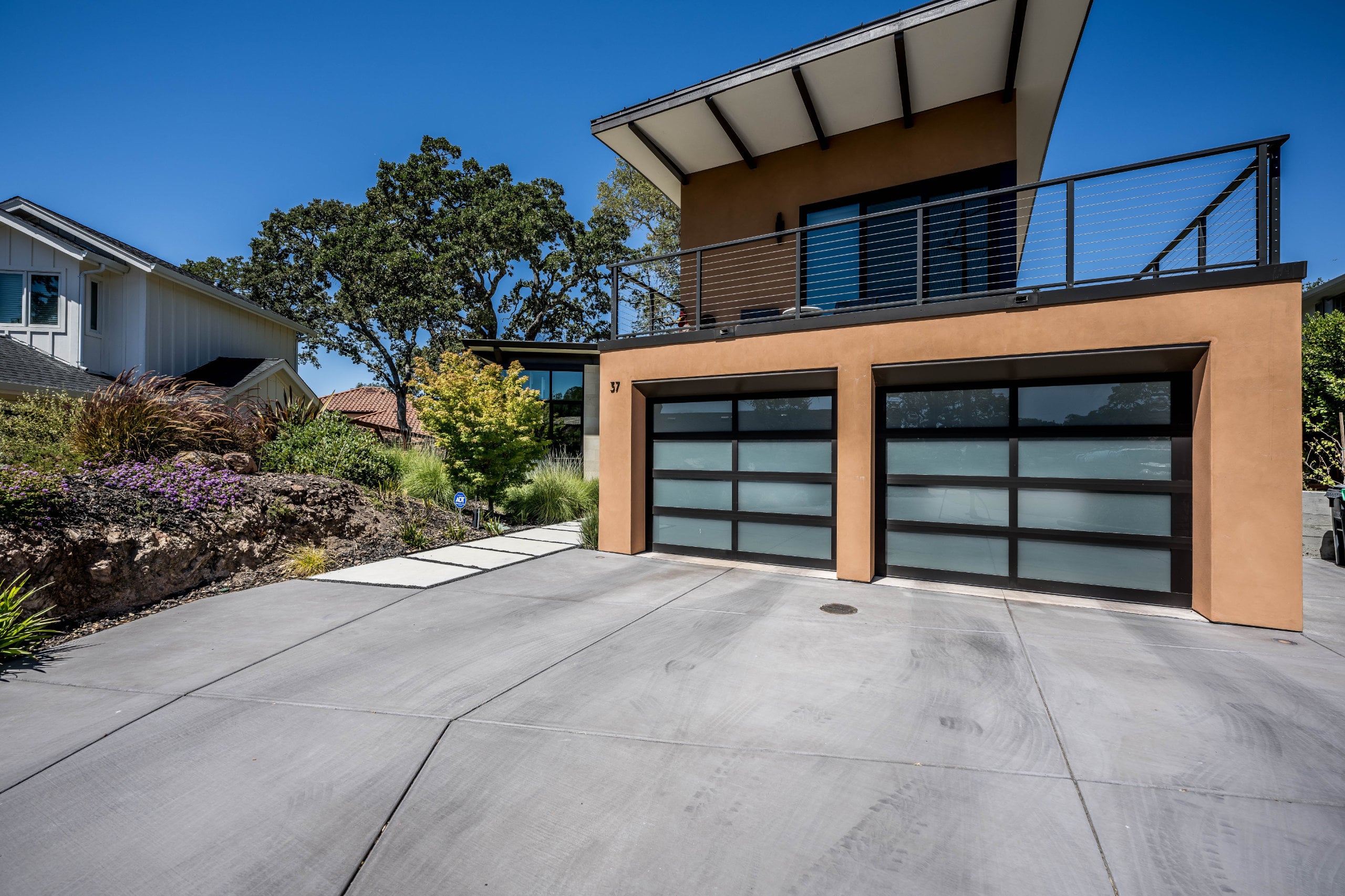 37 pascale court 80390 3