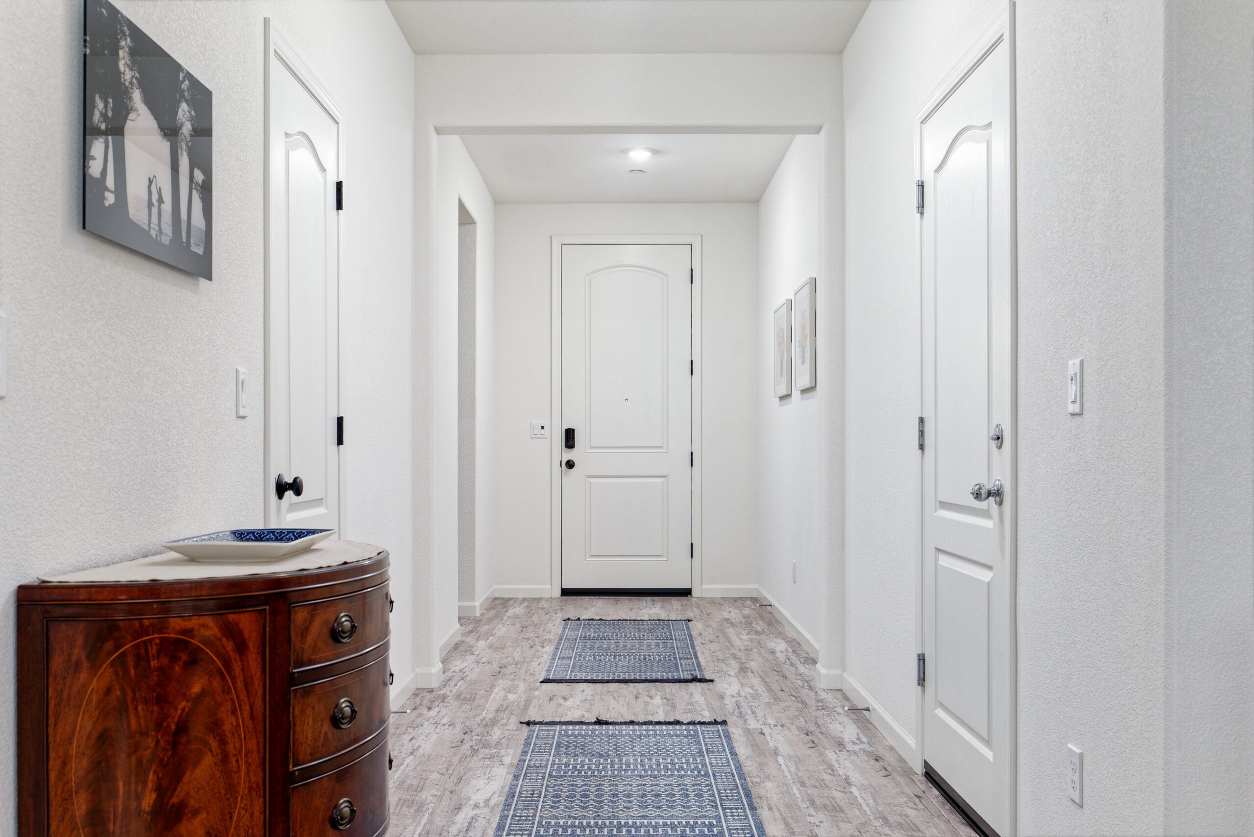 7. foyer 1 rose ct